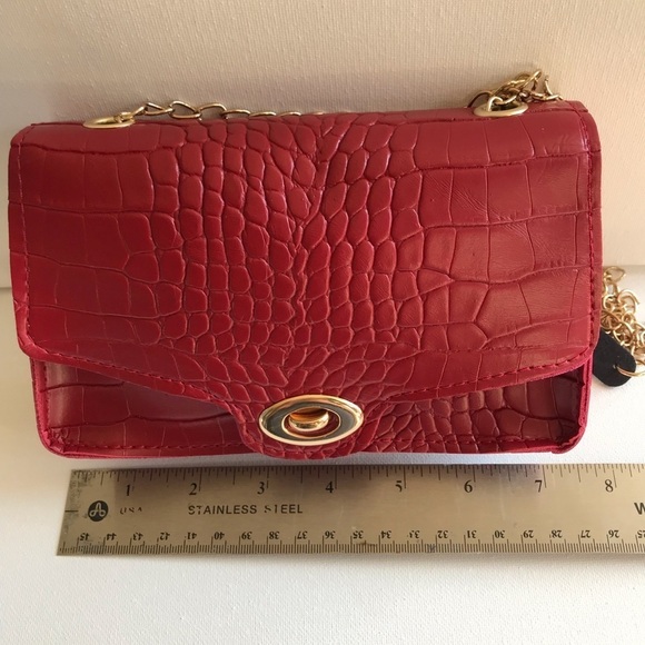 NWT Wine croc embossed faux leather mini handbag with detachable shoulder chain - Picture 2 of 5